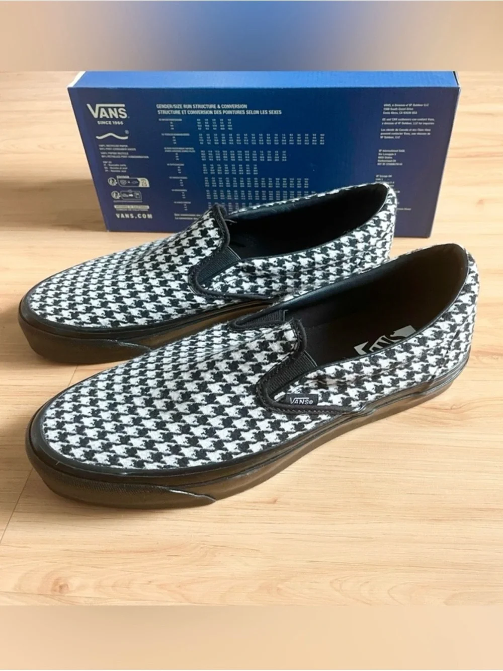 Vans Premium Classic Slip-On Shoe Houndstooth Black / White Women 11.5Mens 10.0